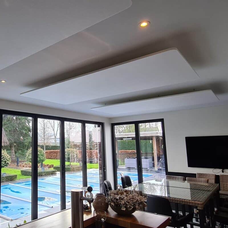 Akoestische plafondpanelen wit Zwembad bar