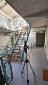 Nagalmmeting RT60 gemeenschappelijke trappenhuis